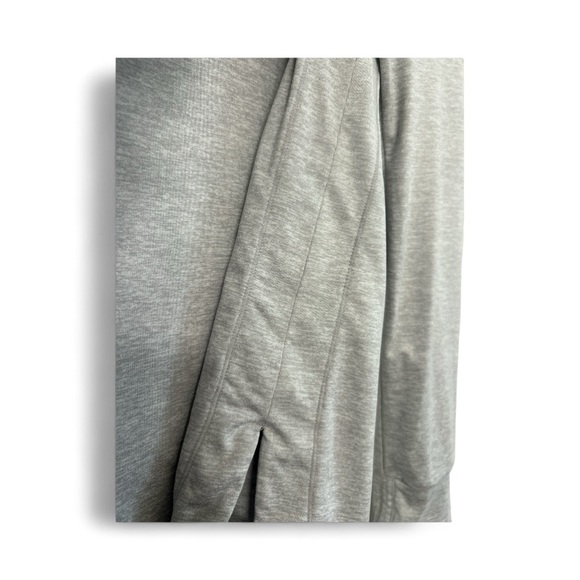 Athleta Women’s Uptempo Light Gray Activewear Long Sleeve Top. Size M - Picture 6 of 8